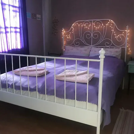 Apartment Cozy Art Place