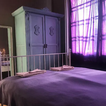 Apartment Cozy Art Place