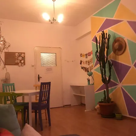Cozy Art Place Apartment *